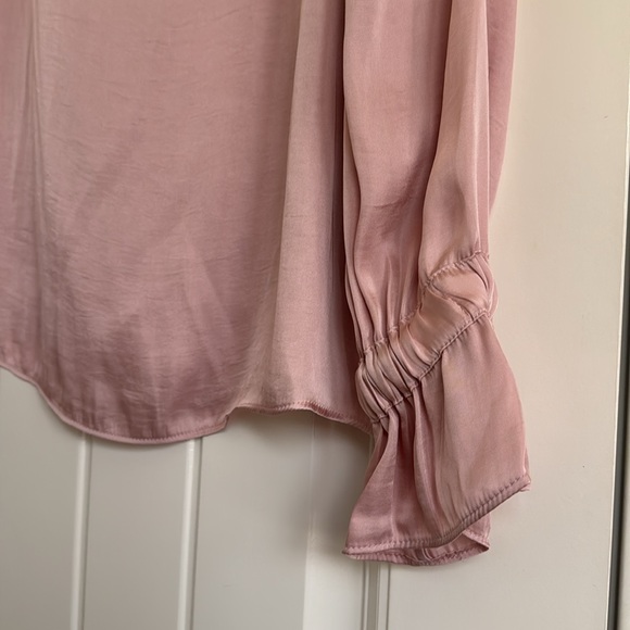 NWT Banana Republic Pink Satin Long Sleeve Top Size S - Picture 5 of 12